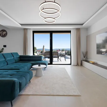 Villa Coratina Turanj