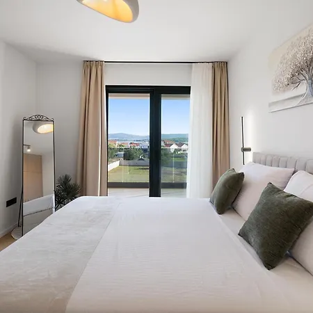 Coratina Villa *